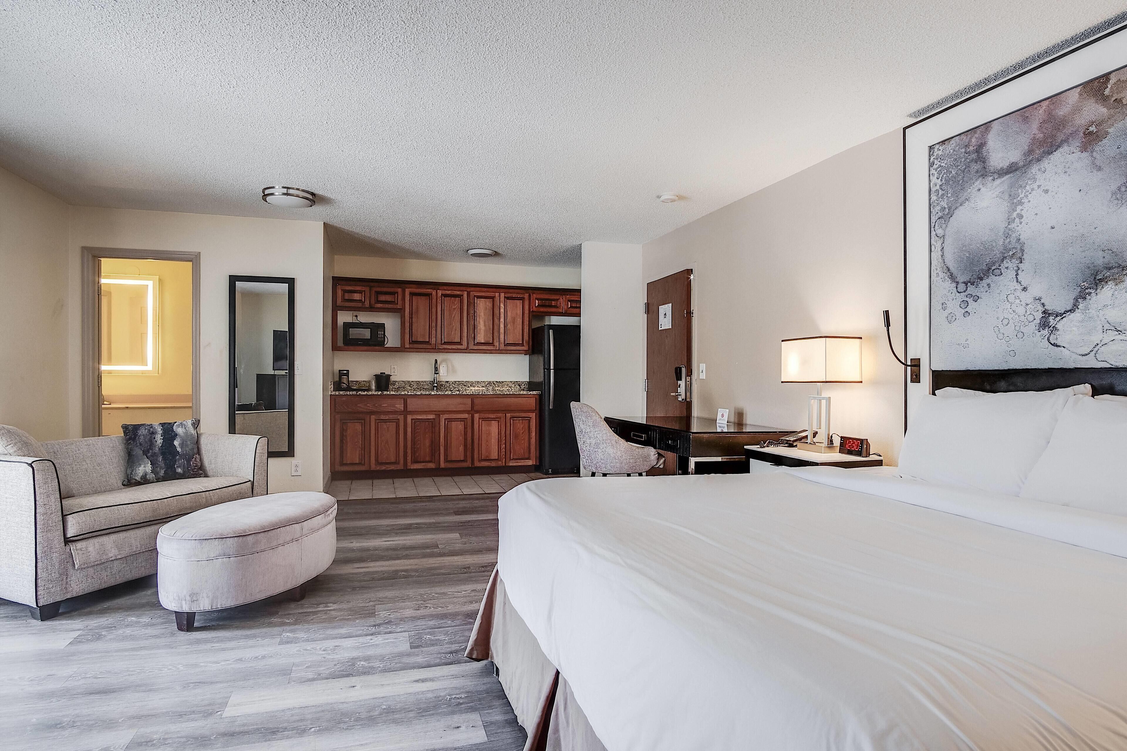 Studio Suite, 1 King Bed, Non Smoking