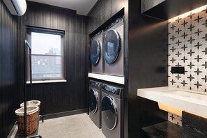 Laundry room - Days Inn By Wyndham Changsha Ifs (Changsha)