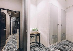 8 People in Bunk Bed Dormitory - Female Only | Kylpyhuone