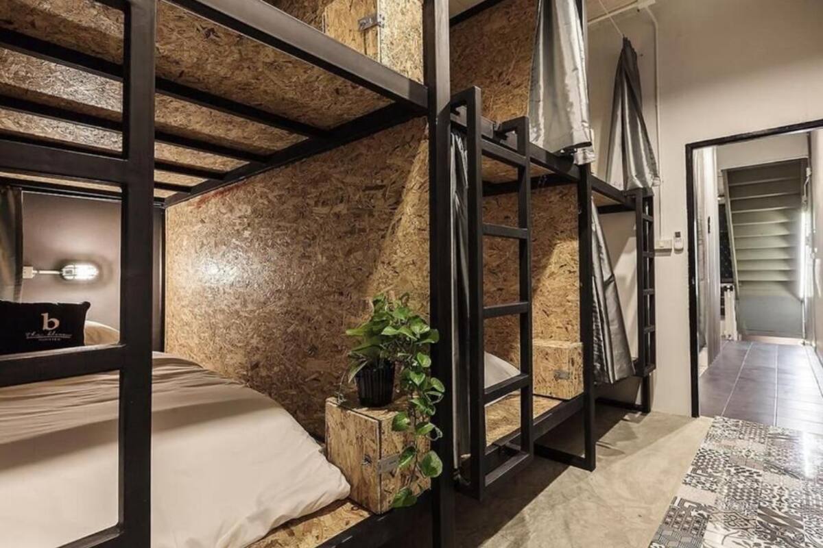 8 People in Bunk Bed Dormitory - Female Only