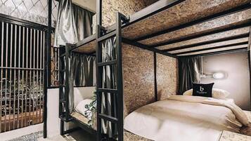 6 Bed Mixed Dormitory | In-room safe, free WiFi