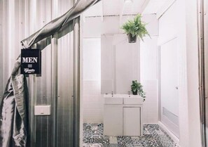 6 Bed Mixed Dormitory | Kylpylä