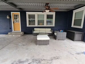 Terrace/patio - Entire home in Houston, Texas The Houston Hub- Centrally located! (Houston)