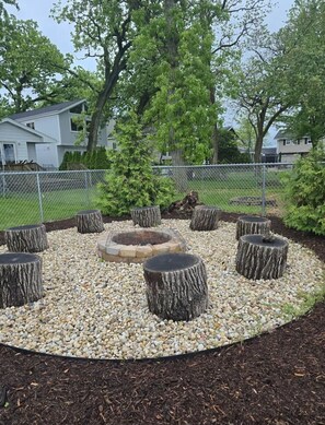 Property grounds - Pistakee Lake-Front Retreat (Fox Lake)