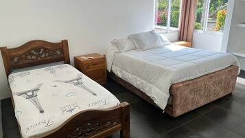 Fer et planche Ă repasser, Wi-Fi, draps fournis