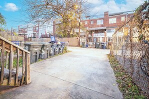 Property grounds - Modern DC Retreat-Mins to Capitol, Navy Yard, Downtown (Washington)