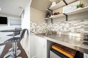 Fridge, microwave, oven, stovetop - Modern DC Retreat-Mins to Capitol, Navy Yard, Downtown (Washington)