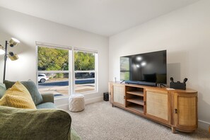 スマートテレビ、ステレオ