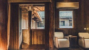 Unclassified image, 4 of 98, button - Tsingpu Tulou Retreat (Zhangzhou)