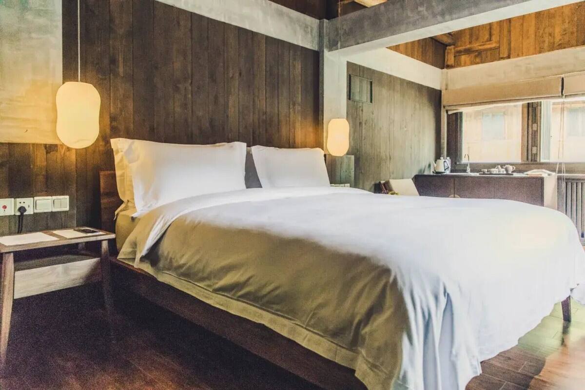 Habitación doble Prestigio, vista a la colina | Artículos del minibar gratis y caja de seguridad en la habitación 
