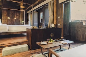 Free minibar, in-room safe, desk, blackout curtains