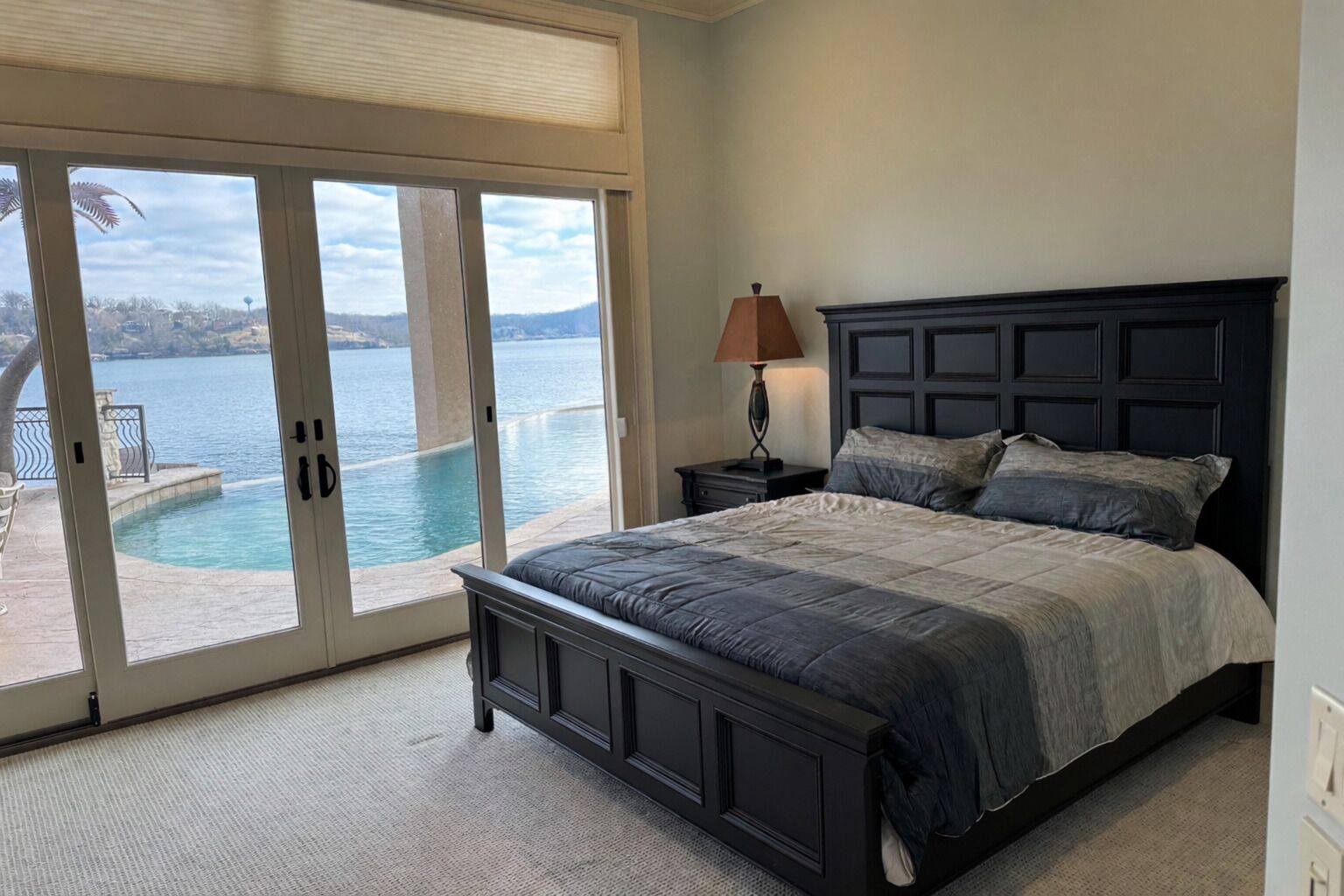 6 bedrooms, in-room safe, iron/ironing board, travel cot