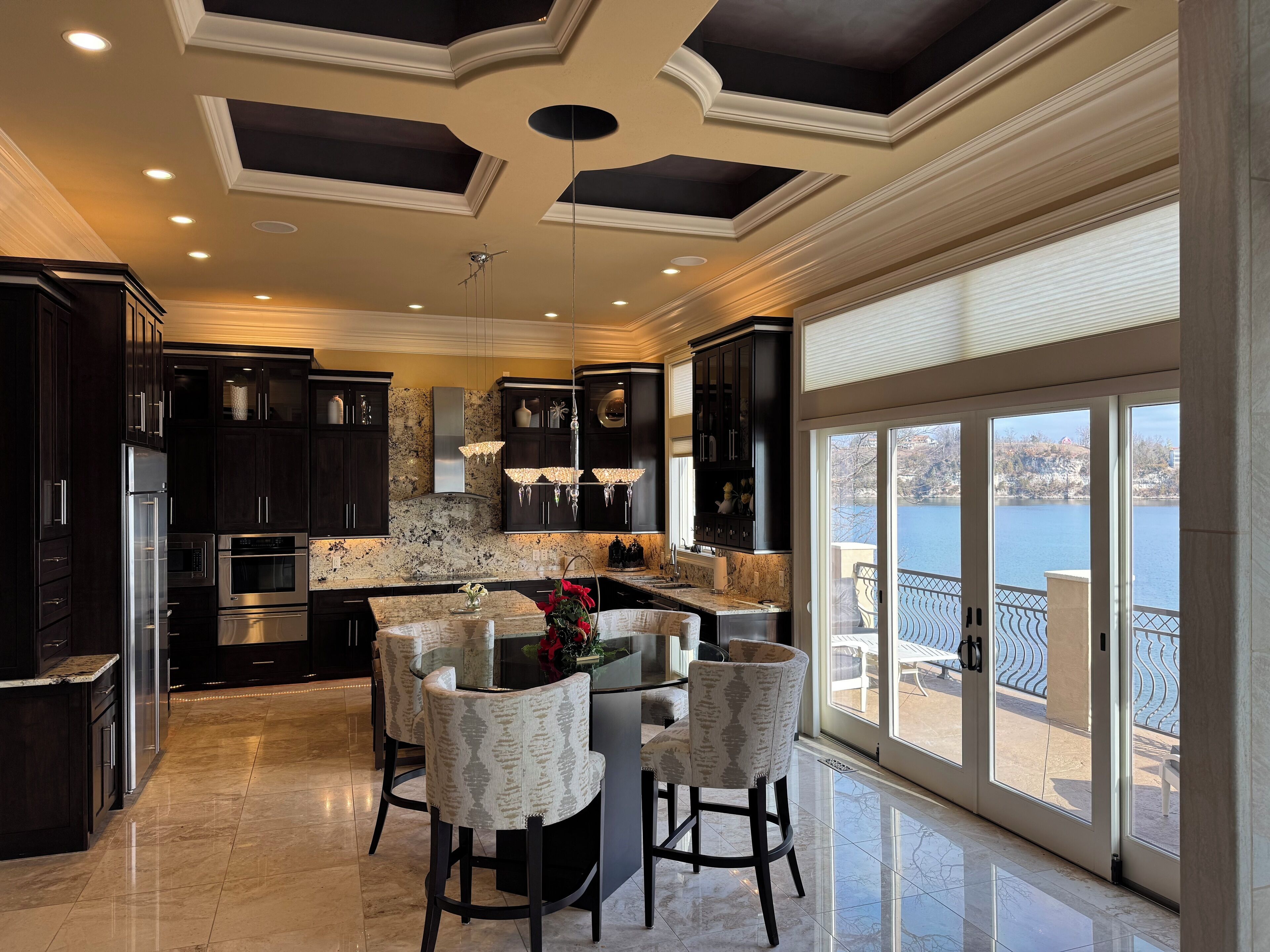 冰箱、微波炉、烤箱、炉灶