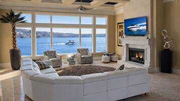 智能电视、壁炉、电子游戏、乒乓球