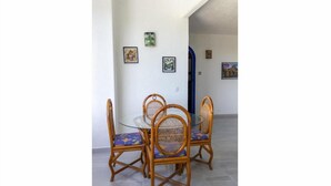 Dining - Habitación #7 (San José Ixtapa)