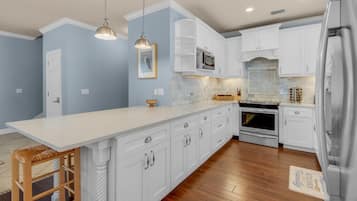 Luxury House, 6 Bedrooms, Haiwan Kesayangan Dibenarkan | Dapur peribadi | Cerek elektrik