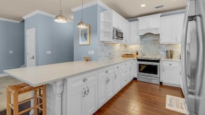 Luxury House, 6 Bedrooms, Pets allowed | Private kitchen | Electric kettle, toaster - The Bluefin - Ultra Luxury Beach Home (Destin)