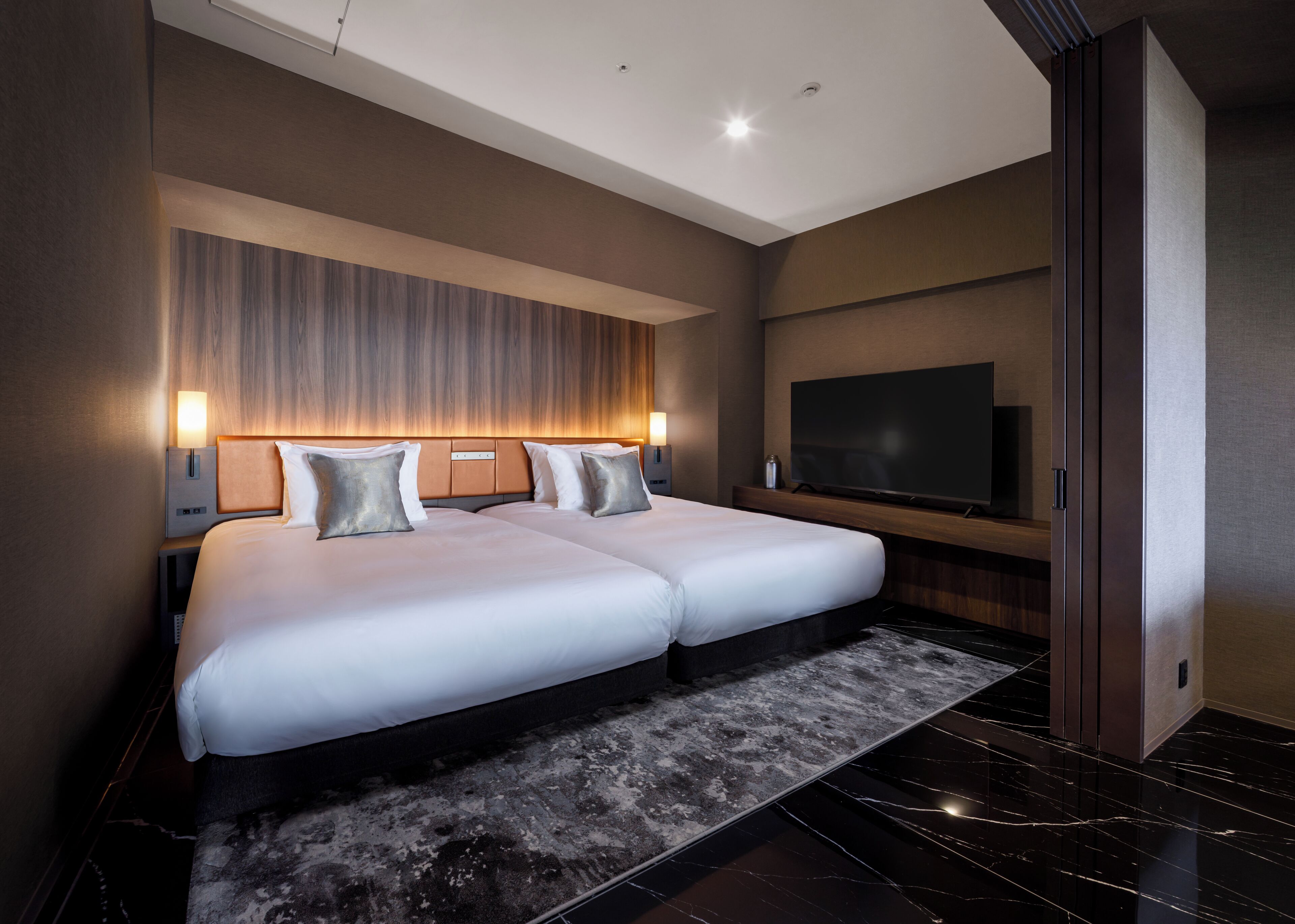 Topaz Suite, Non Smoking | In-room safe, desk, iron/ironing board, free WiFi