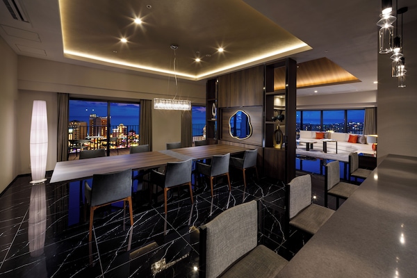 Royal Suite, Non Smoking | In-room dining