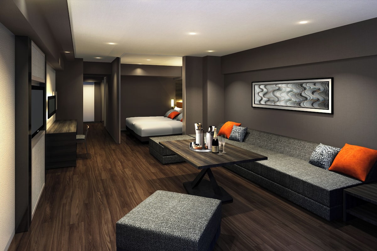 Deluxe Suite, Non Smoking, Balcony | Interior