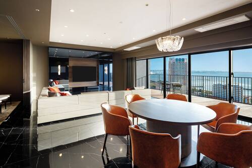 Sapphire Suite, Non Smoking | Living area