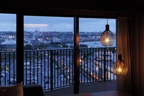 Grand suite, niet-roken, hoek | Uitzicht vanaf balkon