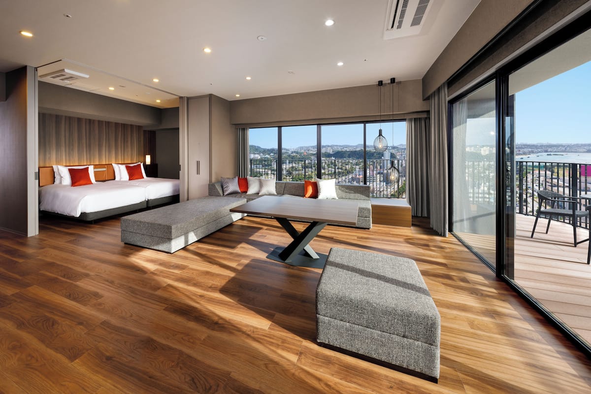 Grand Suite, Non Smoking, Corner | Living area