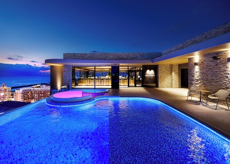 Seasonal outdoor pool. RIHGA Royal Resort Okinawa Chatan