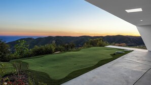 Golf - The Aviator; Sweeping Ocean Views Above The Clouds (Malibu)
