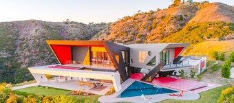 Malibu Mountain Ridge Retreat- Soaring Ocean Views