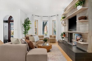 Televisión, chimenea y videojuegos 