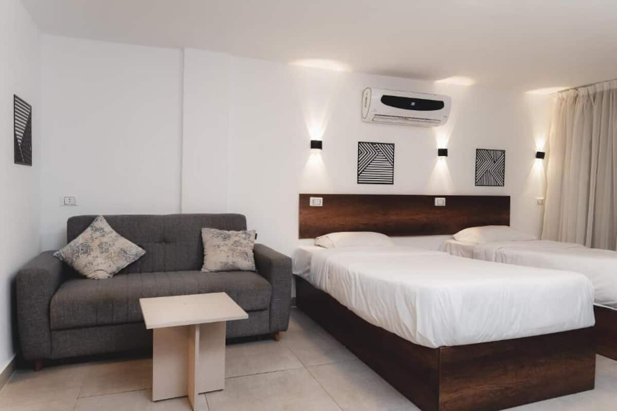 In-room safe, desk, free WiFi, wheelchair access