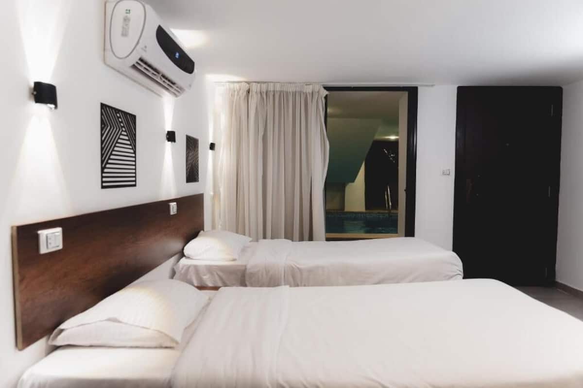 Caja de seguridad en la habitación, escritorio y wifi gratis