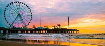 2BR Steps to Boardwalk & Beach, Walk to Casinos
