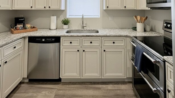 Private kitchen - 2BR Steps to Boardwalk & Beach, Walk to Casinos (Atlantic City)