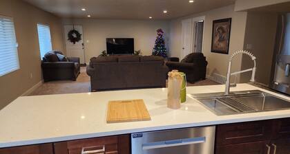 Charming 2-bedroom apartment with AC in Eagle Mountain