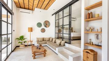 Vila luxo, 2 quartos, piscina particular, vista para a montanha | Parte interna