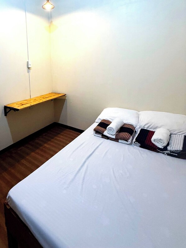 1 bedroom - Room-cozy Room 302 Near Baguio Tourist S (Baguio)