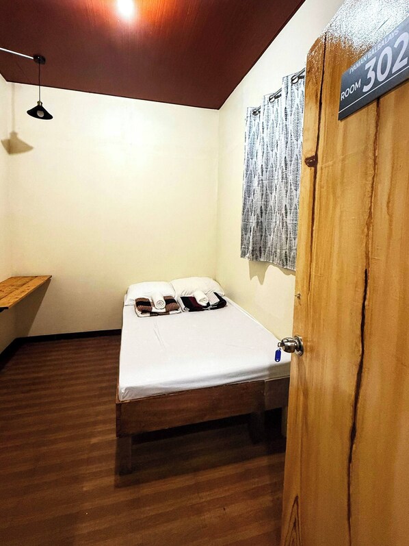 Shared Dormitory, 1 Bedroom - Room-cozy Room 302 Near Baguio Tourist S (Baguio)