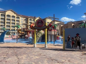 Children’s area - Deluxe 2-bedroom villa with AC in fabulous Kissimmee
5 -10 mins From Disney. (Kissimmee)