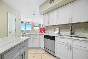 Fridge, microwave, oven, stovetop - Corner Beachfront Condo w/ Sunrise Balcony, Pools & Gulf Views | BEACHBALL PROPERTIES (Orange Beach)