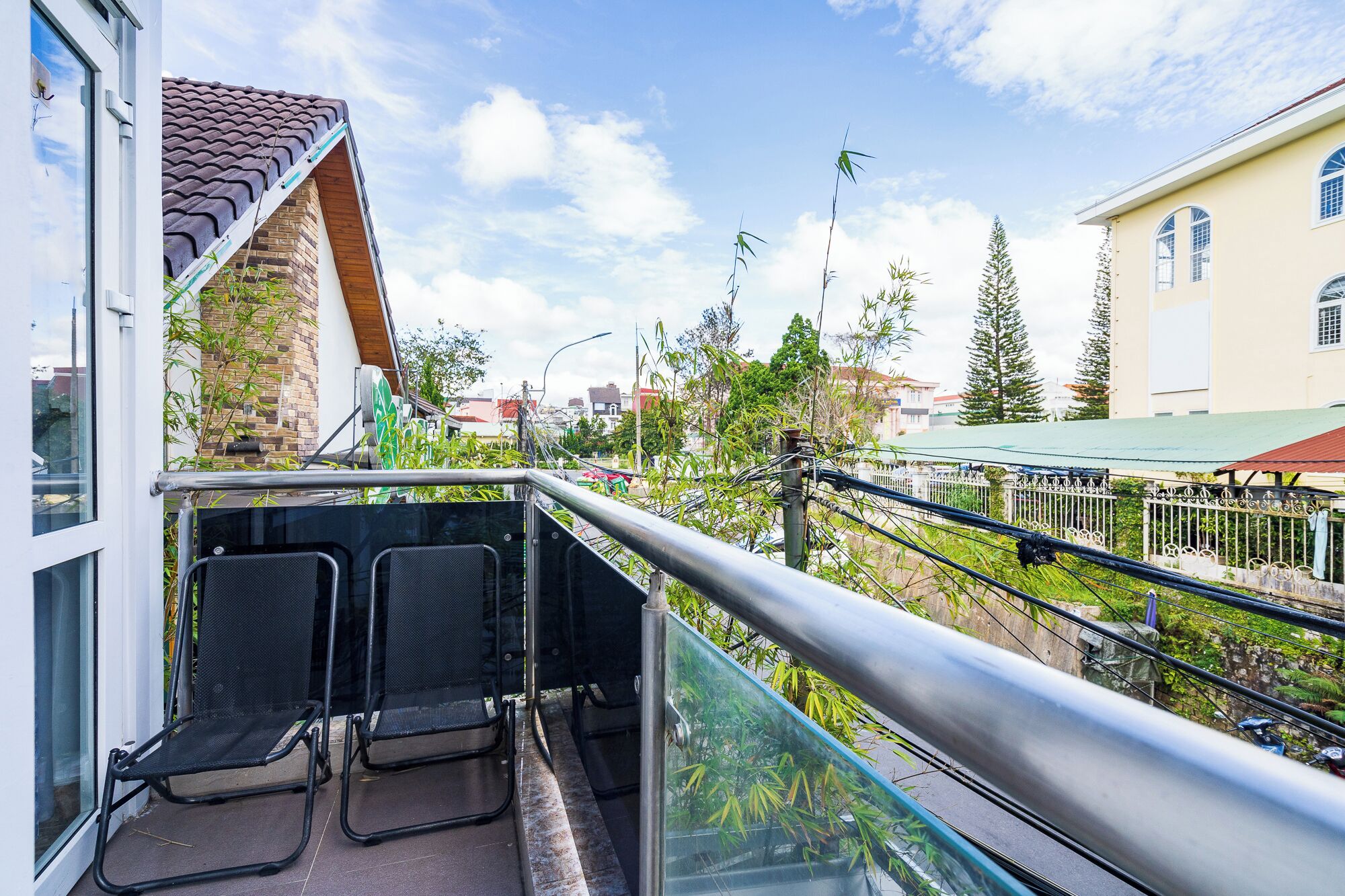 المنطقة المحيطة بالمنشأة