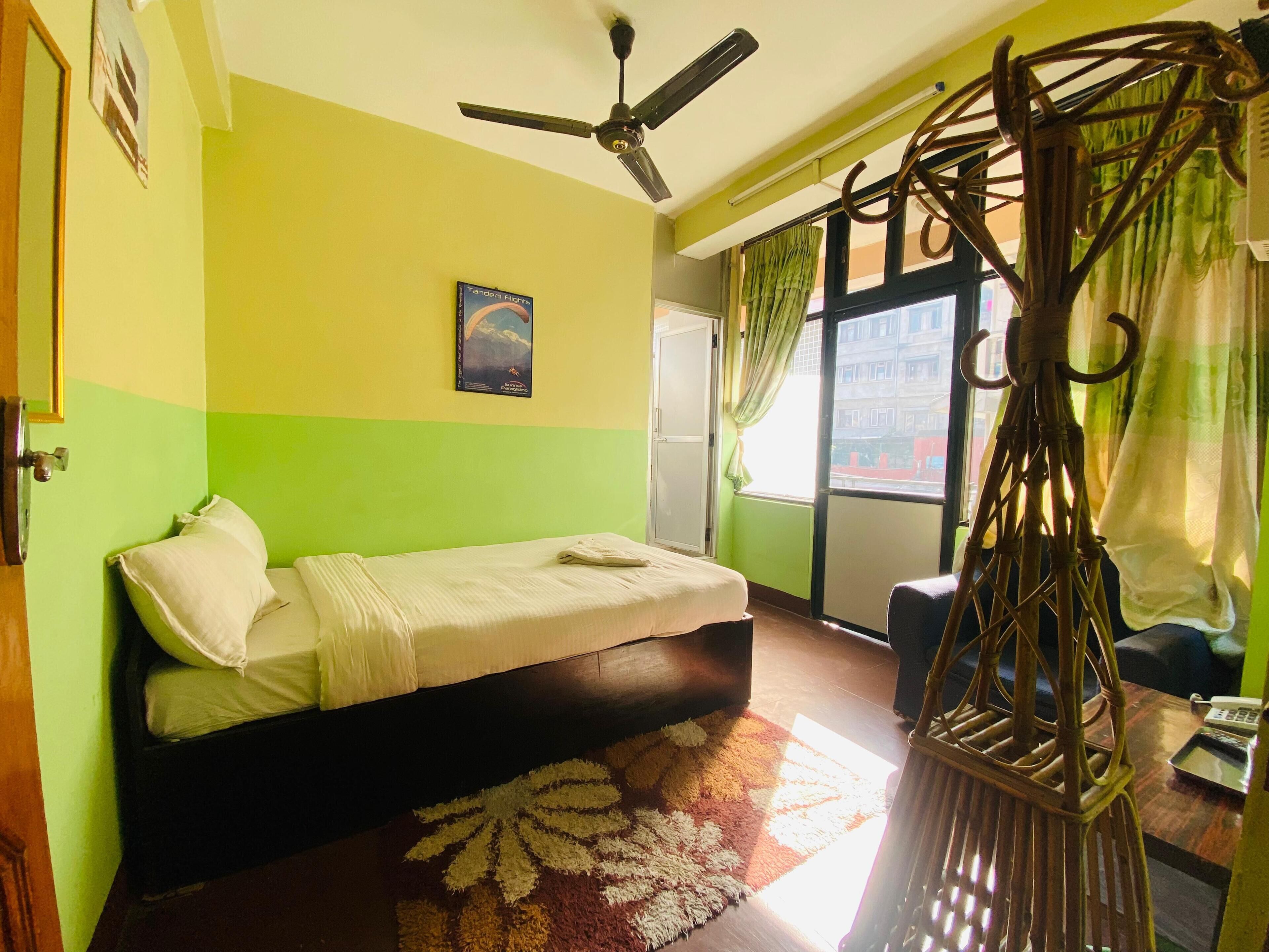 免费 WiFi、床单