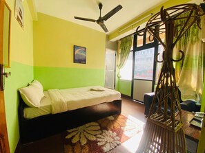 Free WiFi, bed sheets - Three Peaks Inn (Kathmandu)