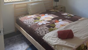 2 多间卧室、上网接入、床单