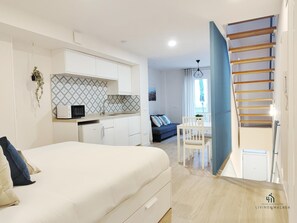 Bügeleisen/Bügelbrett, Internetzugang, Bettwäsche