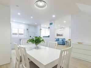 Dining - Nereo Beach Apartment Living4malaga (Málaga-Este)