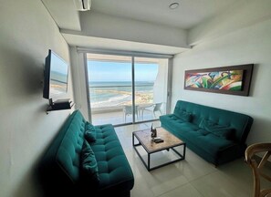 Classic Apartment, Balcony, Beach View | Living area - Apartamento cartagena frente al mar (Cartagena)