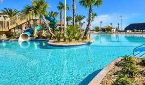 A heated pool - Hot Tub, private pool, gamesroom, themed rooms, water slides, fitness, tennis, bar and restaurant (Davenport)