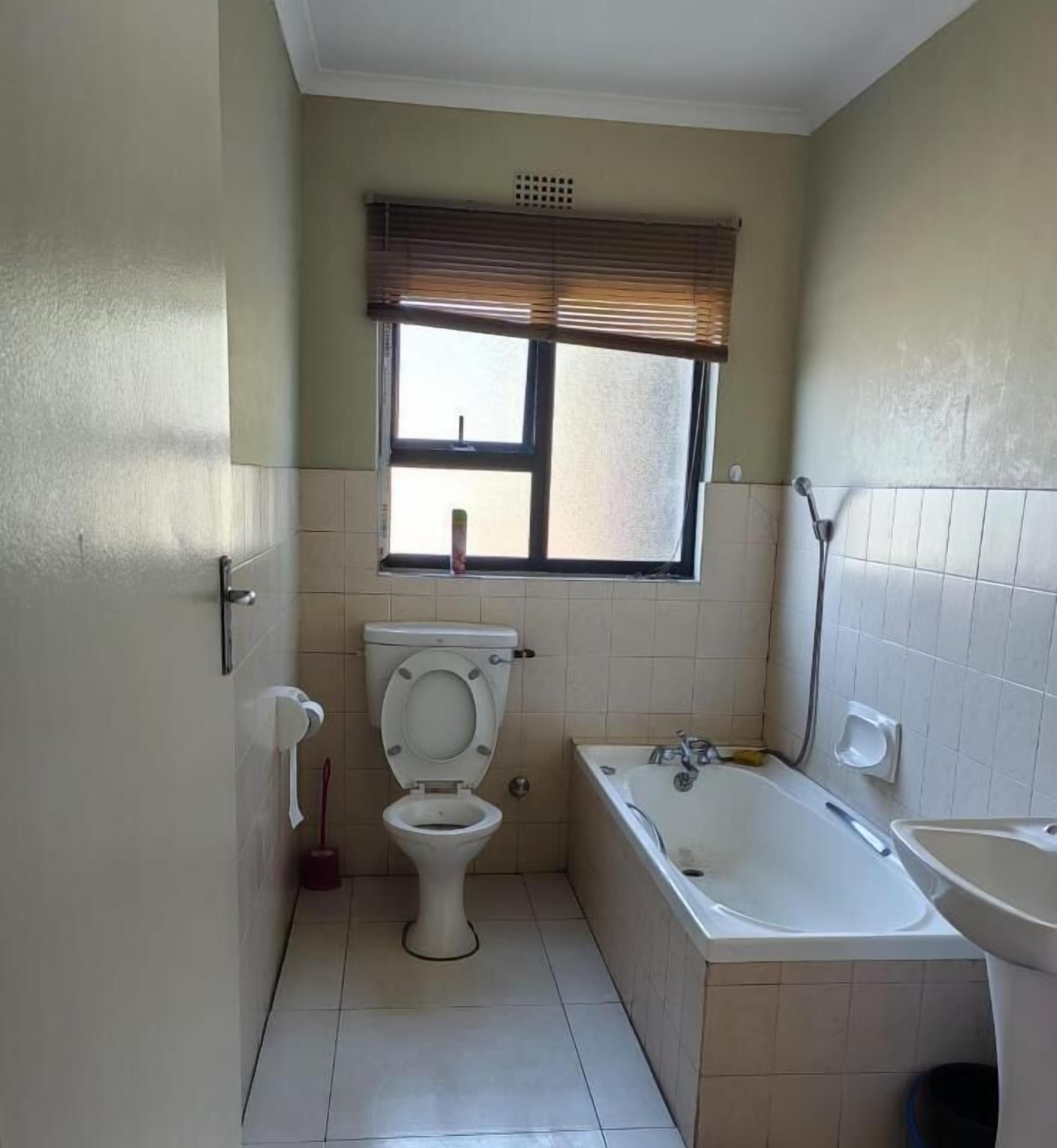 Deluxe Single Room, City View | Bathroom